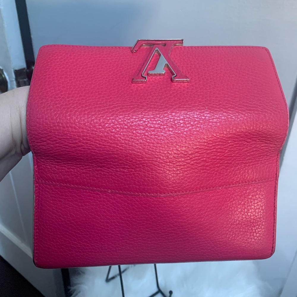 Authentic Louis Vuitton Capucines wallet - Picture 9 of 17